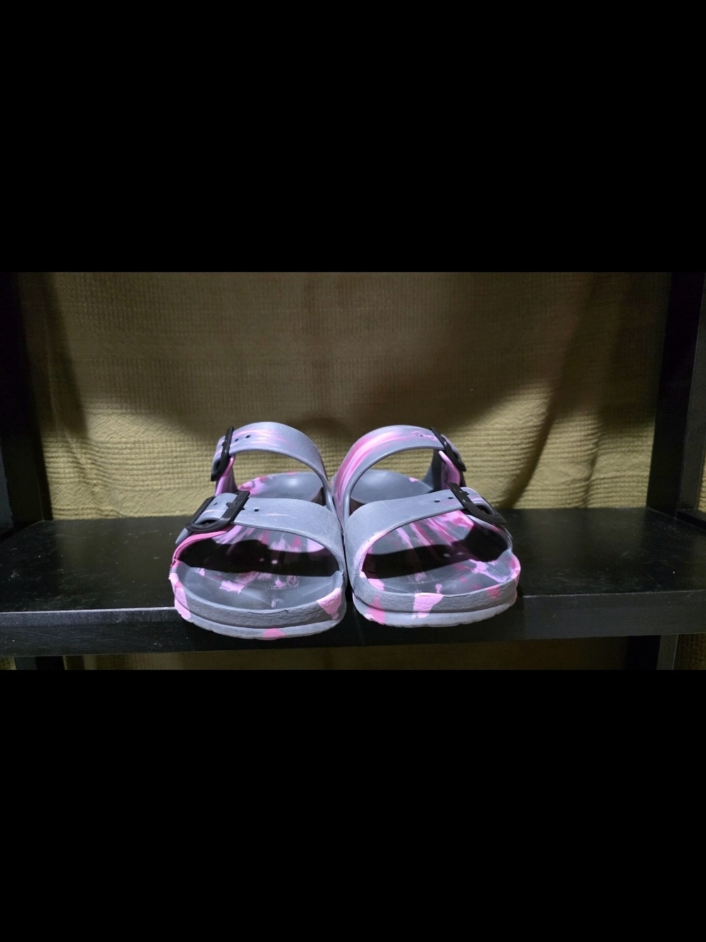 Shade & Shore Gray and Pink Tie-Dye Slide Sandals